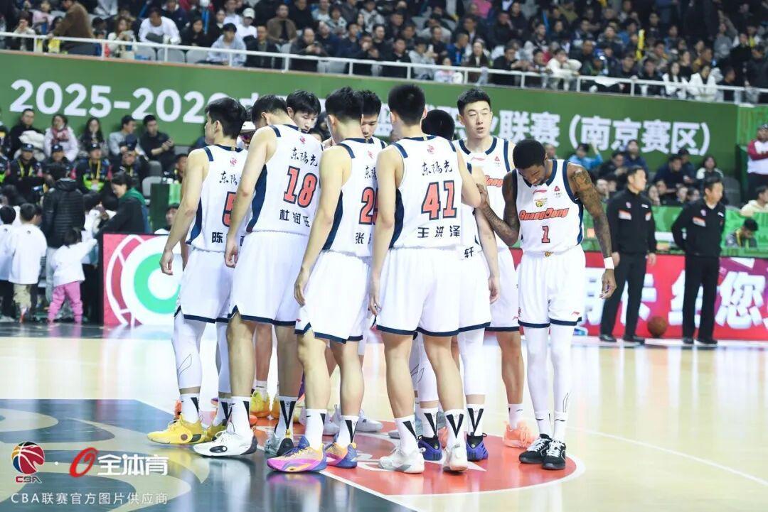 b one sports-防守制胜，广东87-71“双杀”南京